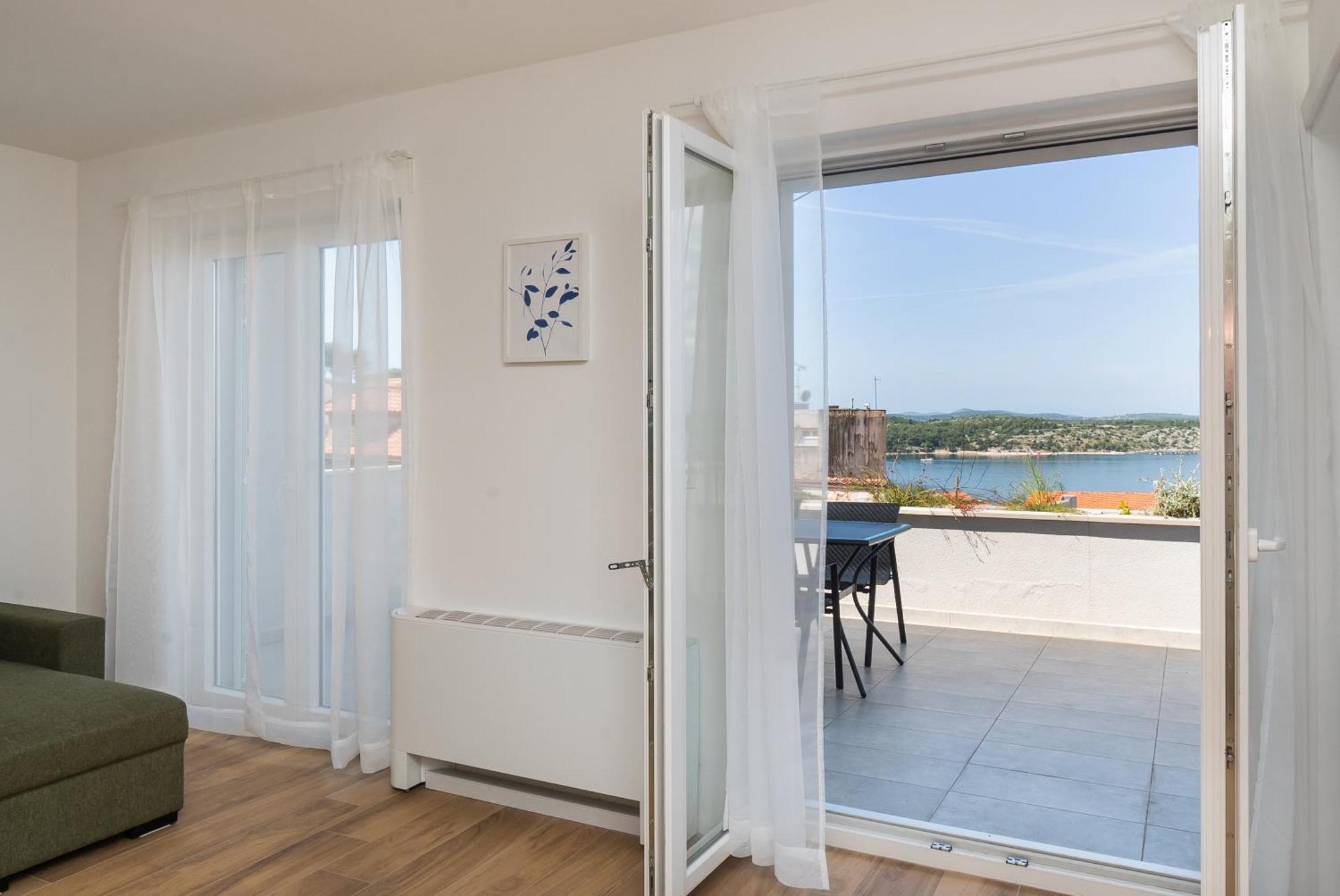 שיבניק Apartman Miriam מראה חיצוני תמונה