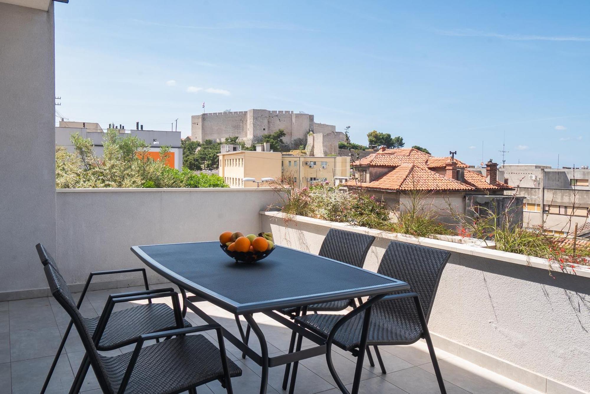 שיבניק Apartman Miriam מראה חיצוני תמונה