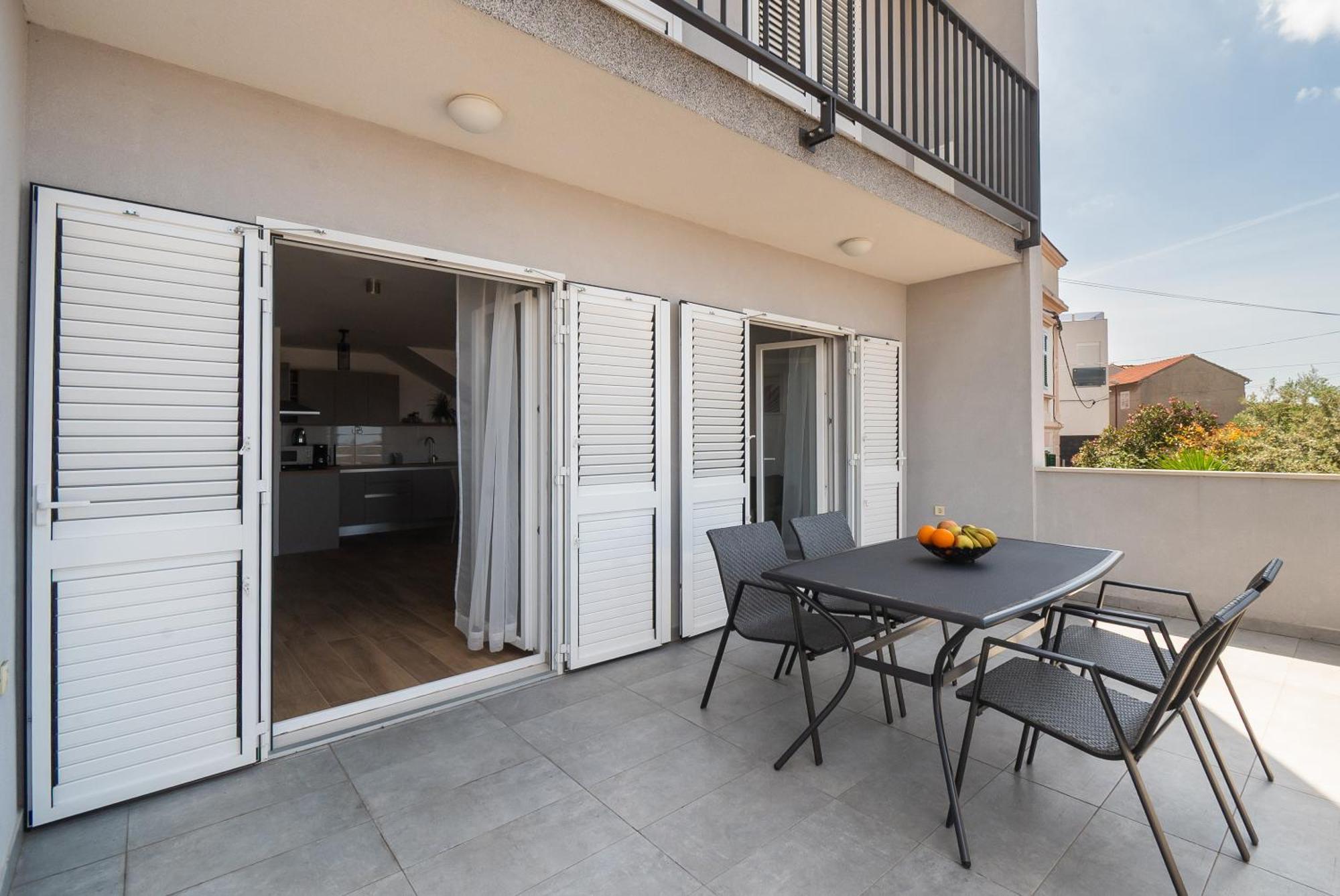 שיבניק Apartman Miriam מראה חיצוני תמונה