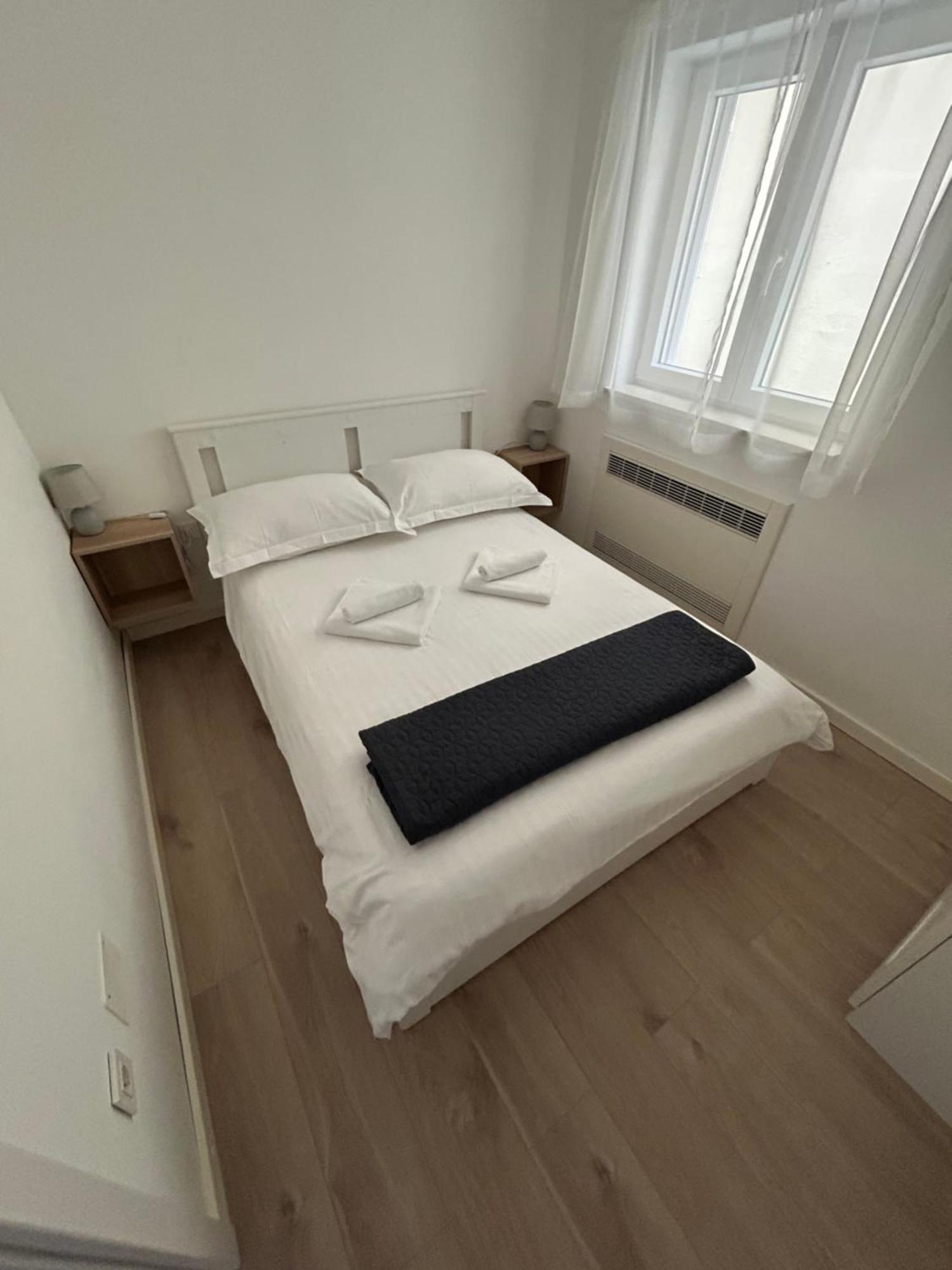 שיבניק Apartman Miriam מראה חיצוני תמונה